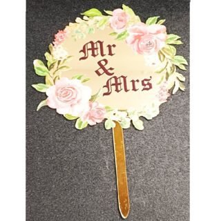 Mr & Mrs cake topper