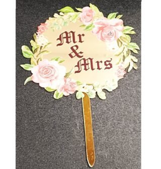 Mr & Mrs cake topper